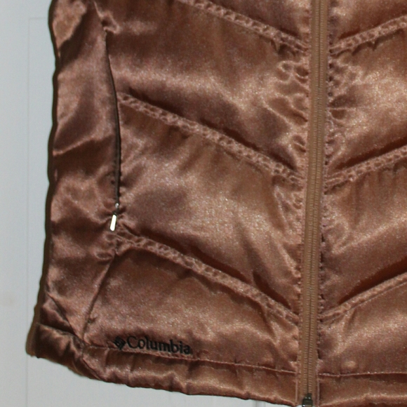 HP!*TRENDY VIBES Columbia Titanium puffer vest EUC - Picture 6 of 12